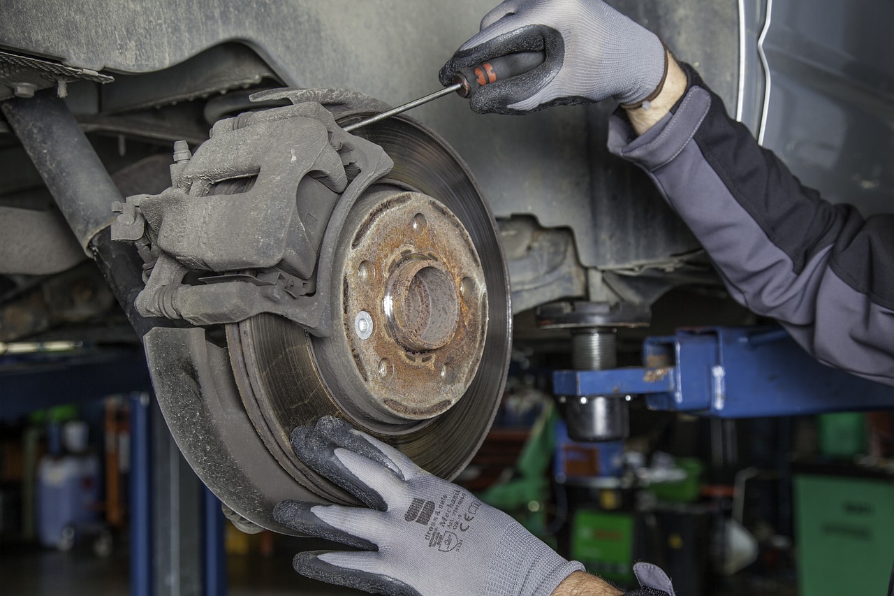 Some Ways To Know If Your Vehicle Needs Brake Service